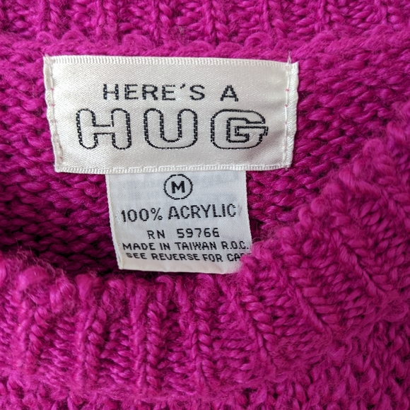 Vintage Here's a Hug Pink floral 3/4 sleeve Kitchy Sweater in size Medium - Picture 4 of 4